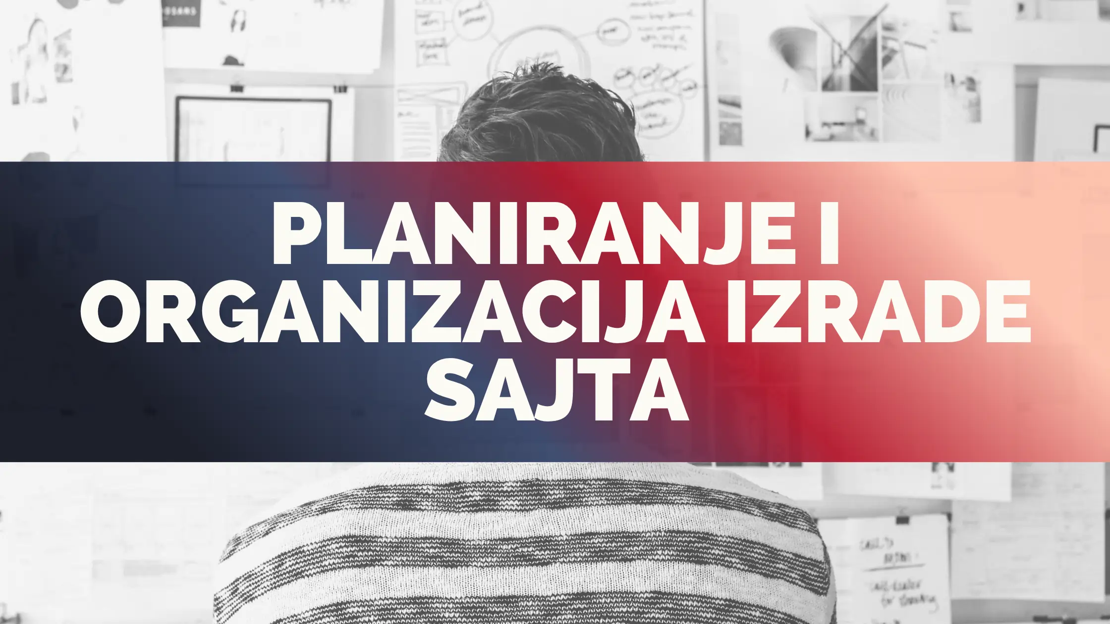 Planiranje procesa izrade modernog web sajta uz tim i laptop