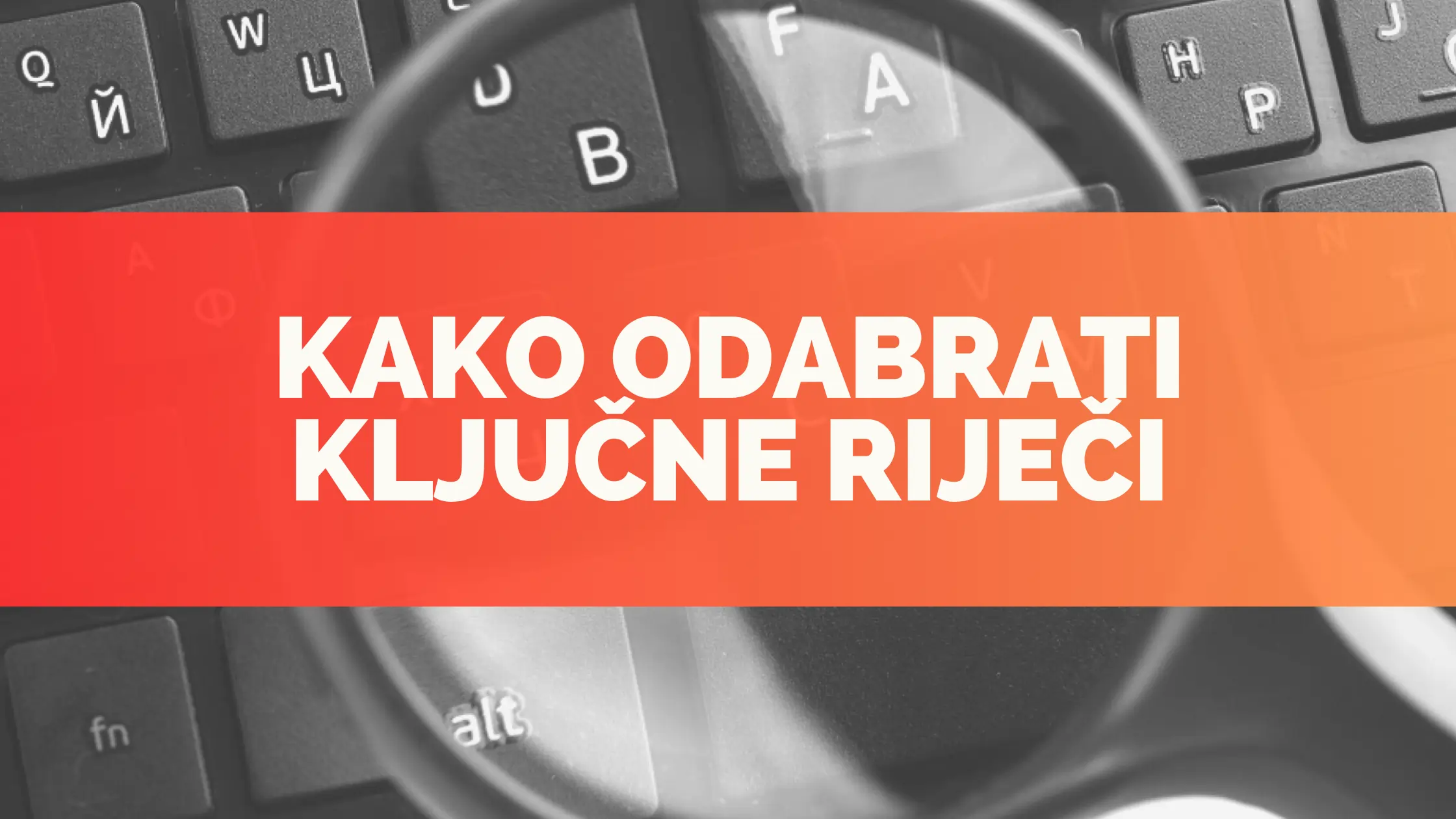 Analiza ključnih riječi prikazana na ekranu laptopa